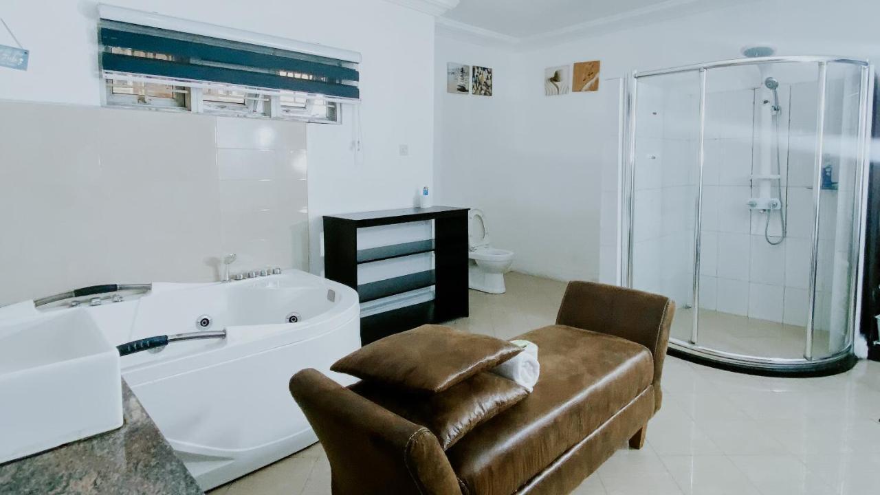Taverna Lounge & Boutique Hotel พอร์ต ฮาร์คอร์ท ภายนอก รูปภาพ