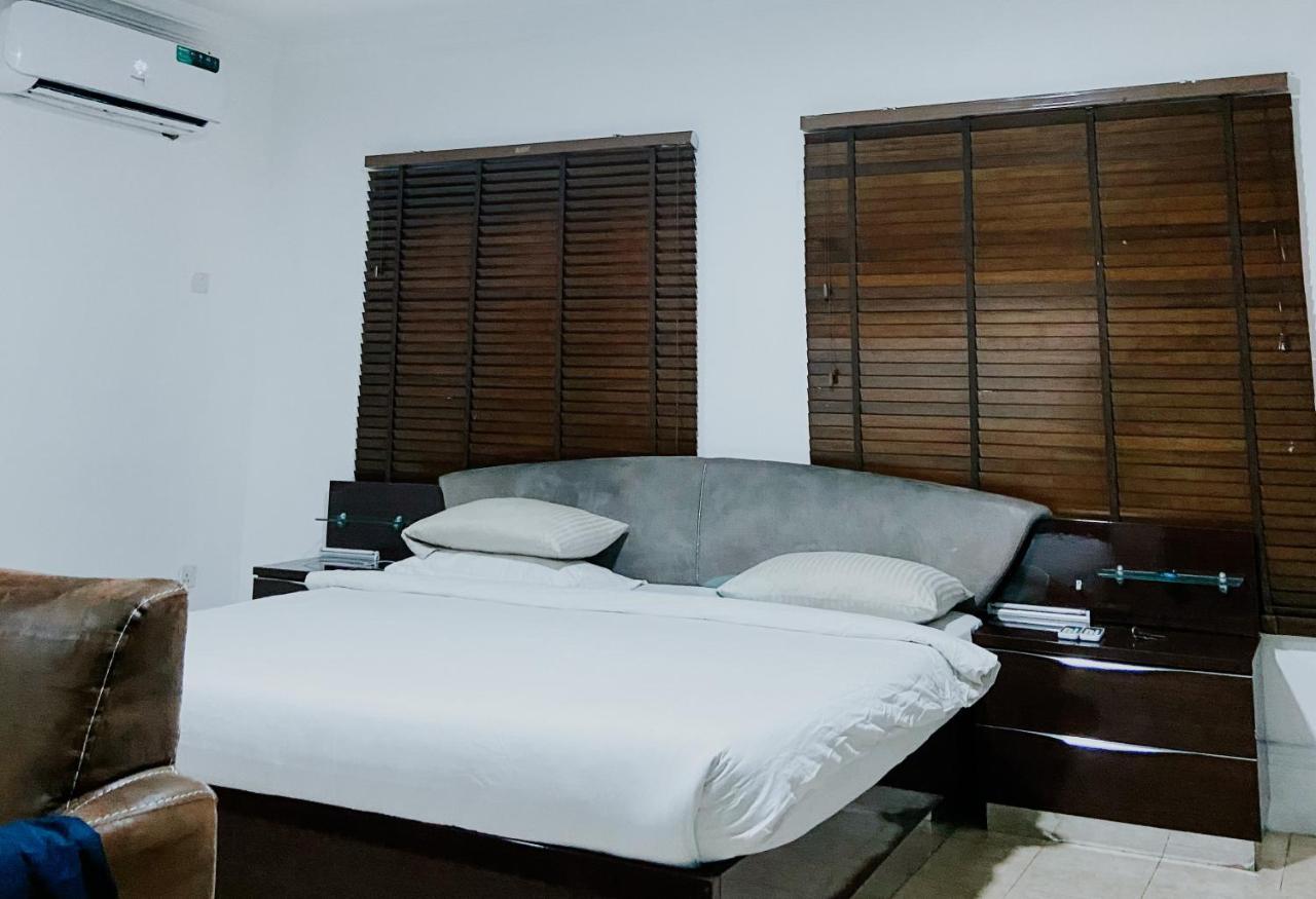 Taverna Lounge & Boutique Hotel พอร์ต ฮาร์คอร์ท ภายนอก รูปภาพ